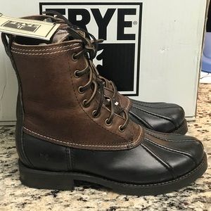 FRYE Veronica duck boots